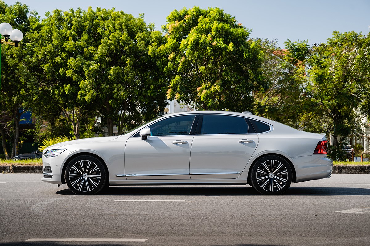 Volvo S90 LWB phiên bản Ultimate tại Việt Nam. Ảnh: Minh Quân