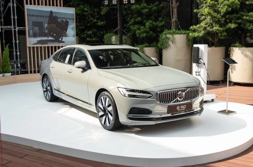 Chi tiết Volvo S90 Recharge vừa ra mắt: Giá 2,89 tỷ đồng, sedan hạng sang cỡ trung rộng và mạnh nhất Việt Nam