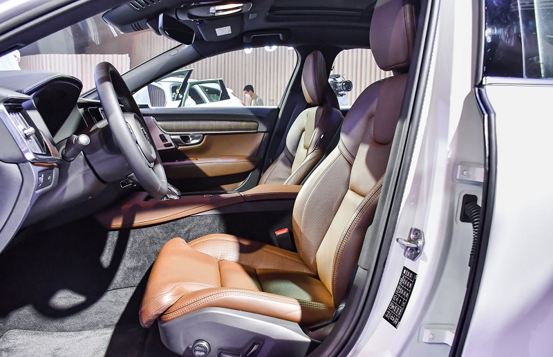 Hàng ghế trước Volvo S90L Ultra