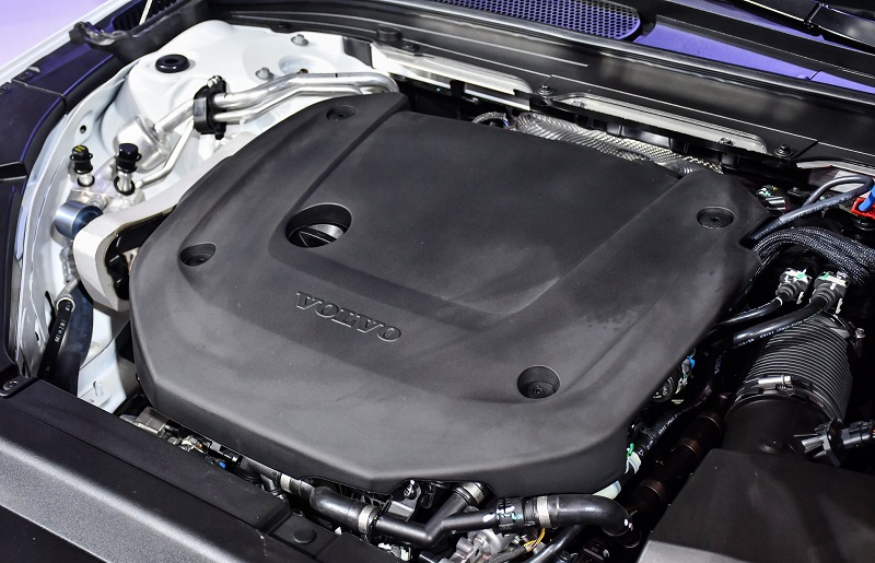 Khoang động cơ Volvo S90L Ultra